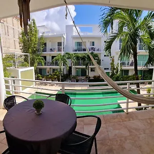 Poolside Tranquil In Apartamento Playa del Carmen